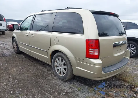 2010 Chrysler Town & Country Touring Plus from USA, damaged, VIN 2A4RR8DX1AR480358
